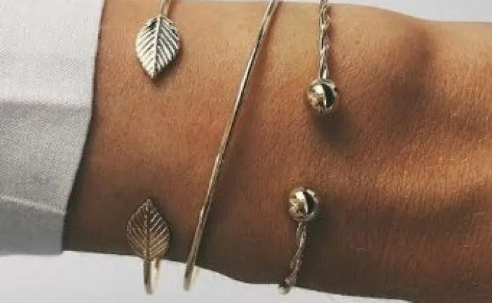 Vêtements et accessoires tendance pour femme à petit prix