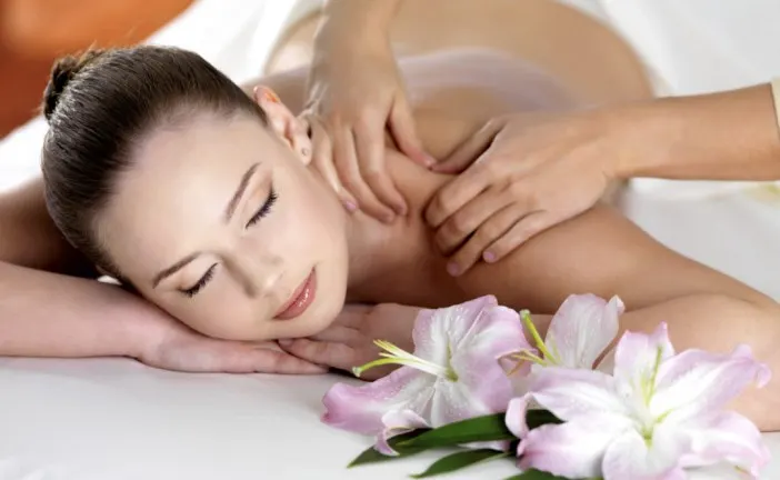 Les meilleures formules de massages proposées en spa pour se détendre