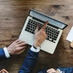 Top 5 raisons d’utiliser un logiciel RH dans votre petite ou moyenne entreprise
