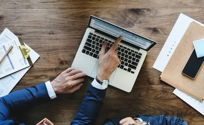 Top 5 raisons d’utiliser un logiciel RH dans votre petite ou moyenne entreprise